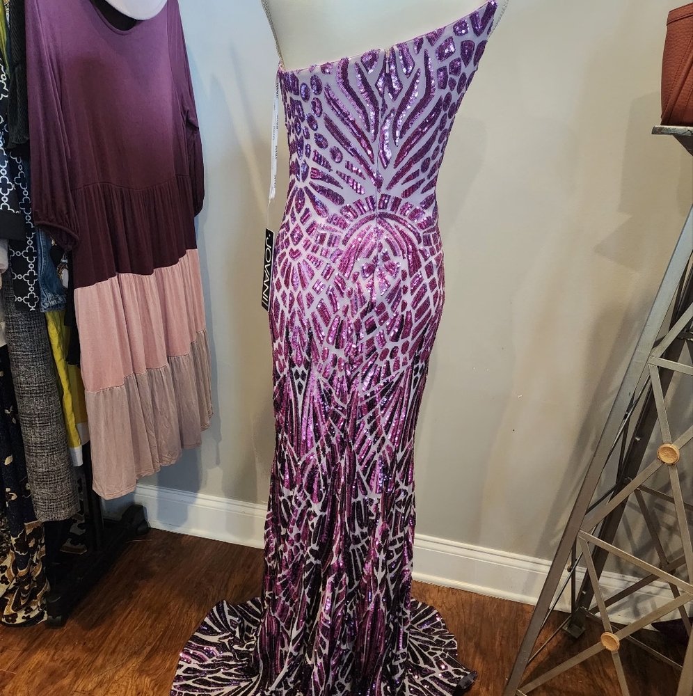 JOVANI - Picture 4 of 4
